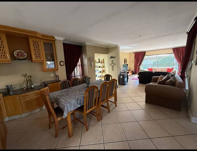 3 BEDROOM HOUSE TO LET IN VANDERBIJLPARK SE 4